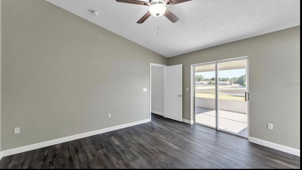 Building Photo - 6714 Shepherd Oaks St