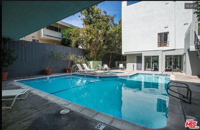 Building Photo - 1887 Greenfield Ave