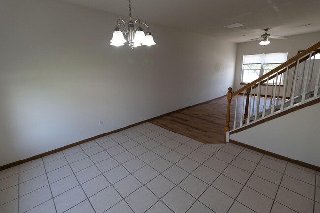 Building Photo - 5000 Derby Ridge Dr