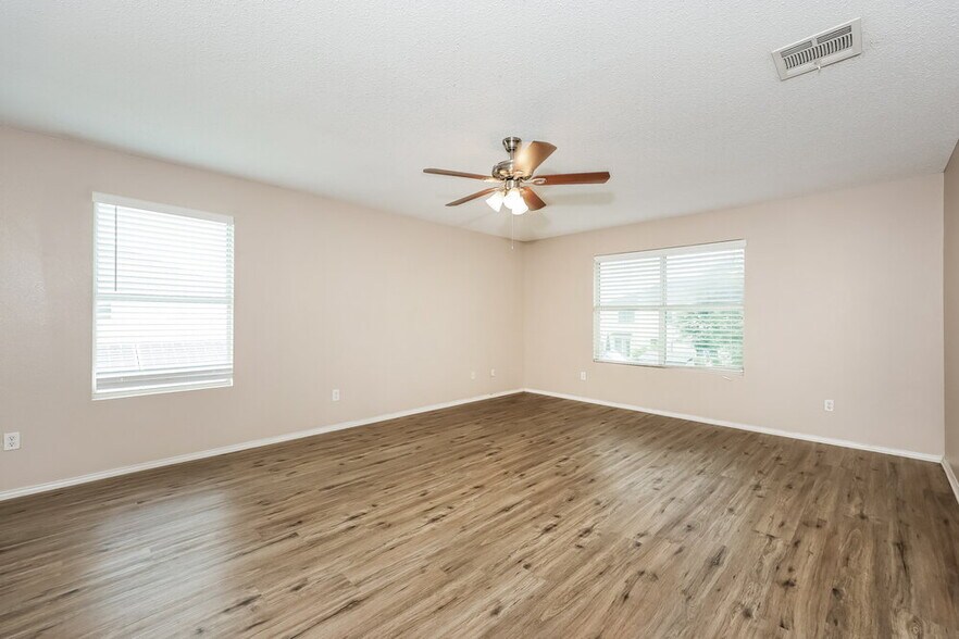 Building Photo - 317 Blairwood Dr