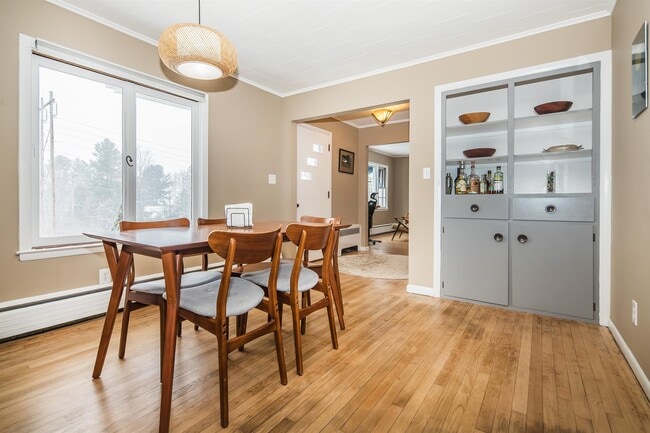 Building Photo - 290 Killington Ave