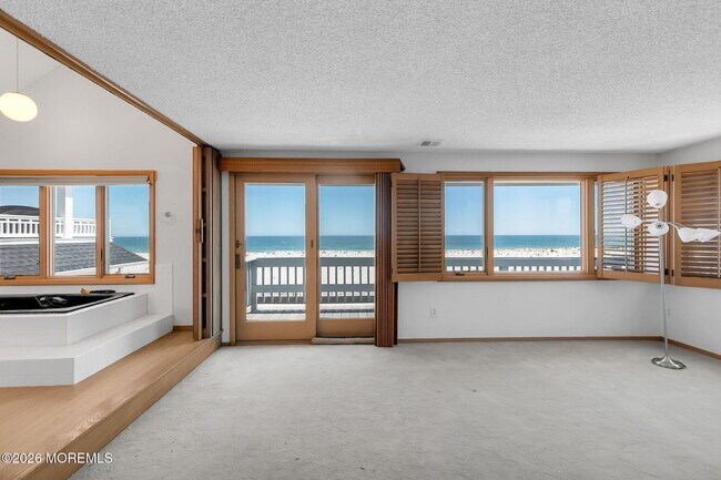Building Photo - 304 Oceanfront