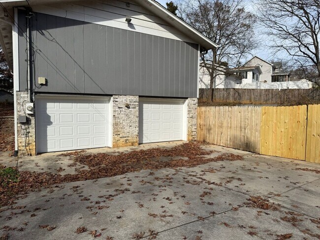 Building Photo - ** Beautiful 4 bedroom House in Farragut Area **