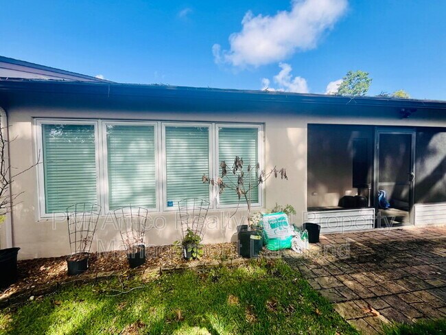 Building Photo - 3541 Harbor Cir NW