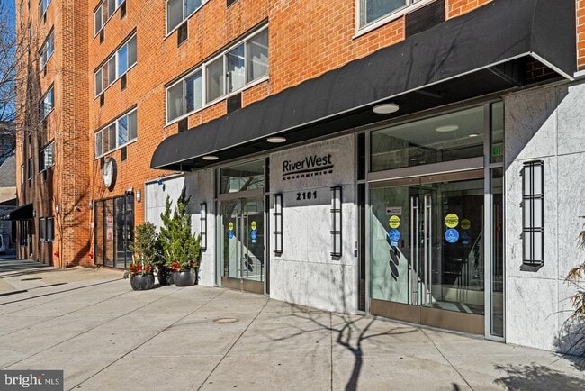 Building Photo - 2101 Chestnut St