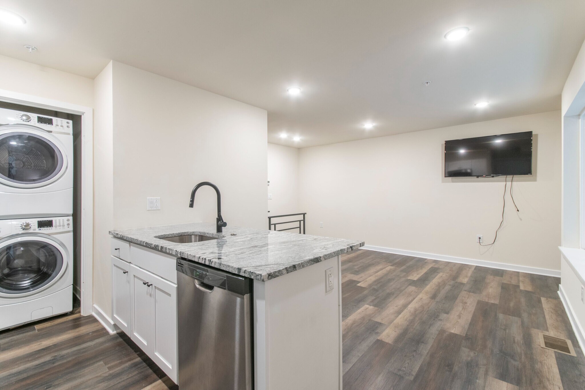 Building Photo - 1330 N 15th St