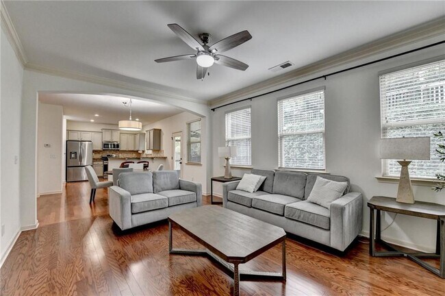 Building Photo - 5013 Groover Dr