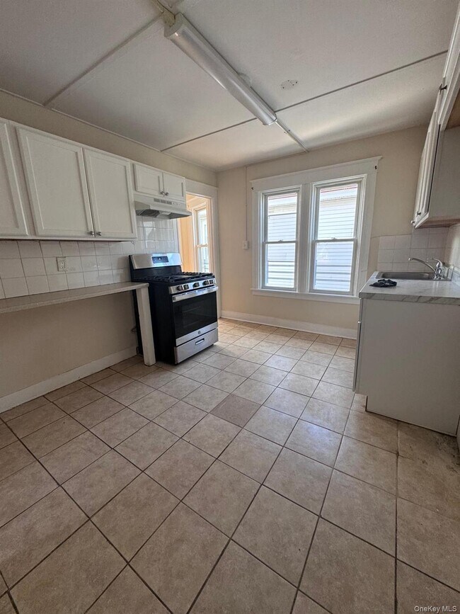 Building Photo - 25 Lent St