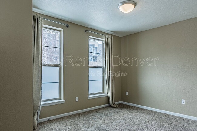 Building Photo - 492 S Saulsbury St