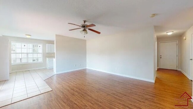 Building Photo - 1427 Lantana Ln NW
