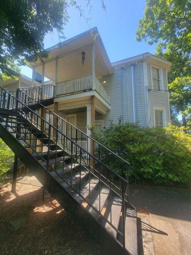 Building Photo - 1330 Wingfield St