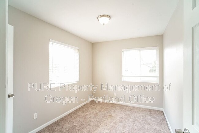 Building Photo - 10762 NE Prescott St