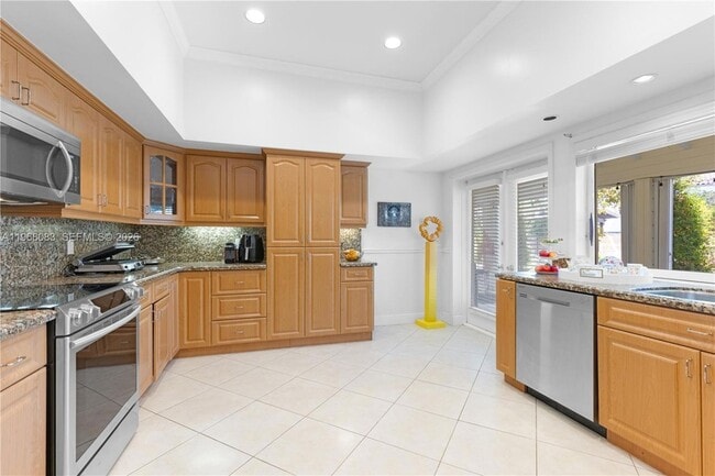 Building Photo - 5253 NW 94th Doral Pl