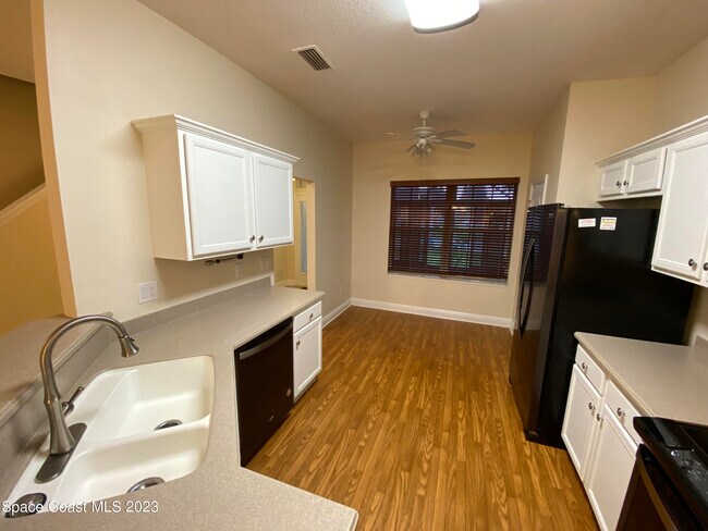 Building Photo - 6124 Serene Pl