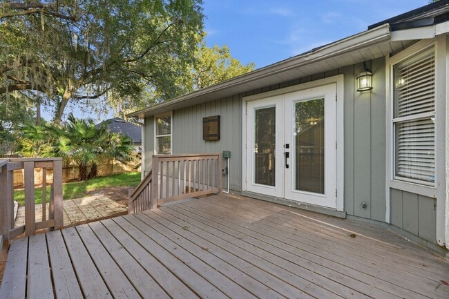 Building Photo - Wellington Place 3 Bedroom 2 Bath