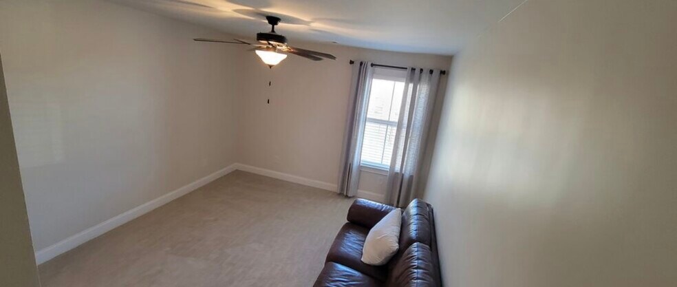 Building Photo - 745 Glennbrooke Blvd