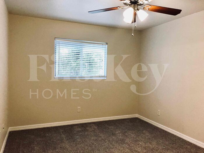 Building Photo - 3240 Alesio Ave