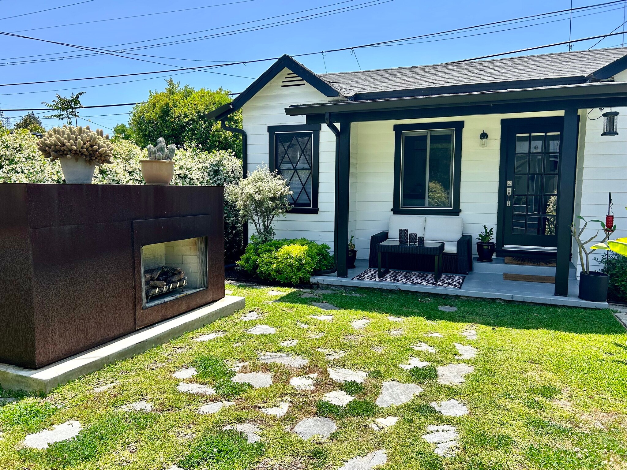 Building Photo - 3120 1/2 Madera Ave