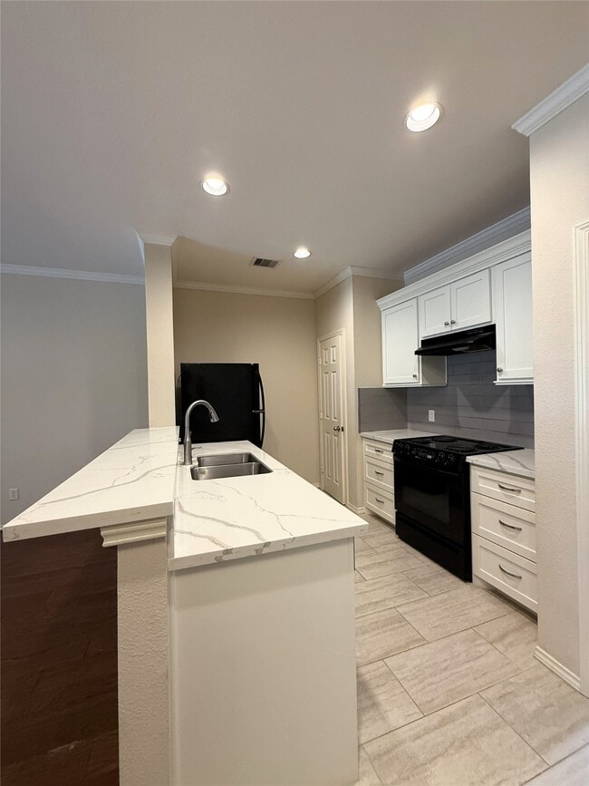 Building Photo - 1410 Ennis St