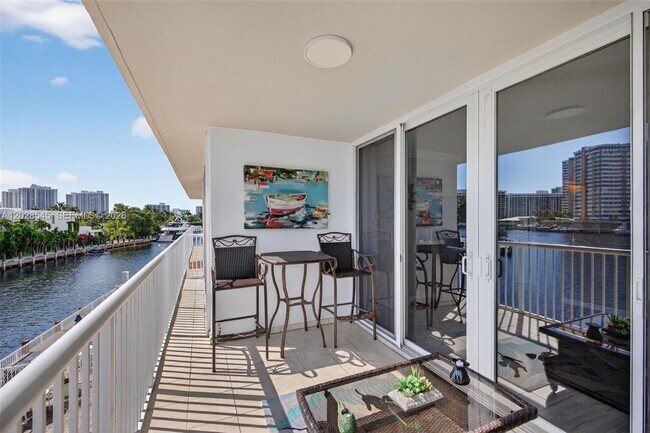 Building Photo - 121 Golden Isles Dr