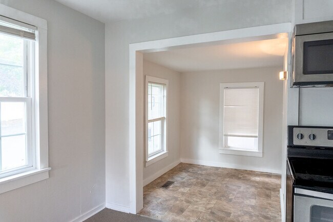 Building Photo - Hayden Road - 412