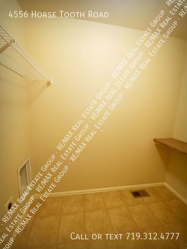 Building Photo - 4556 Horse Tooth Rd