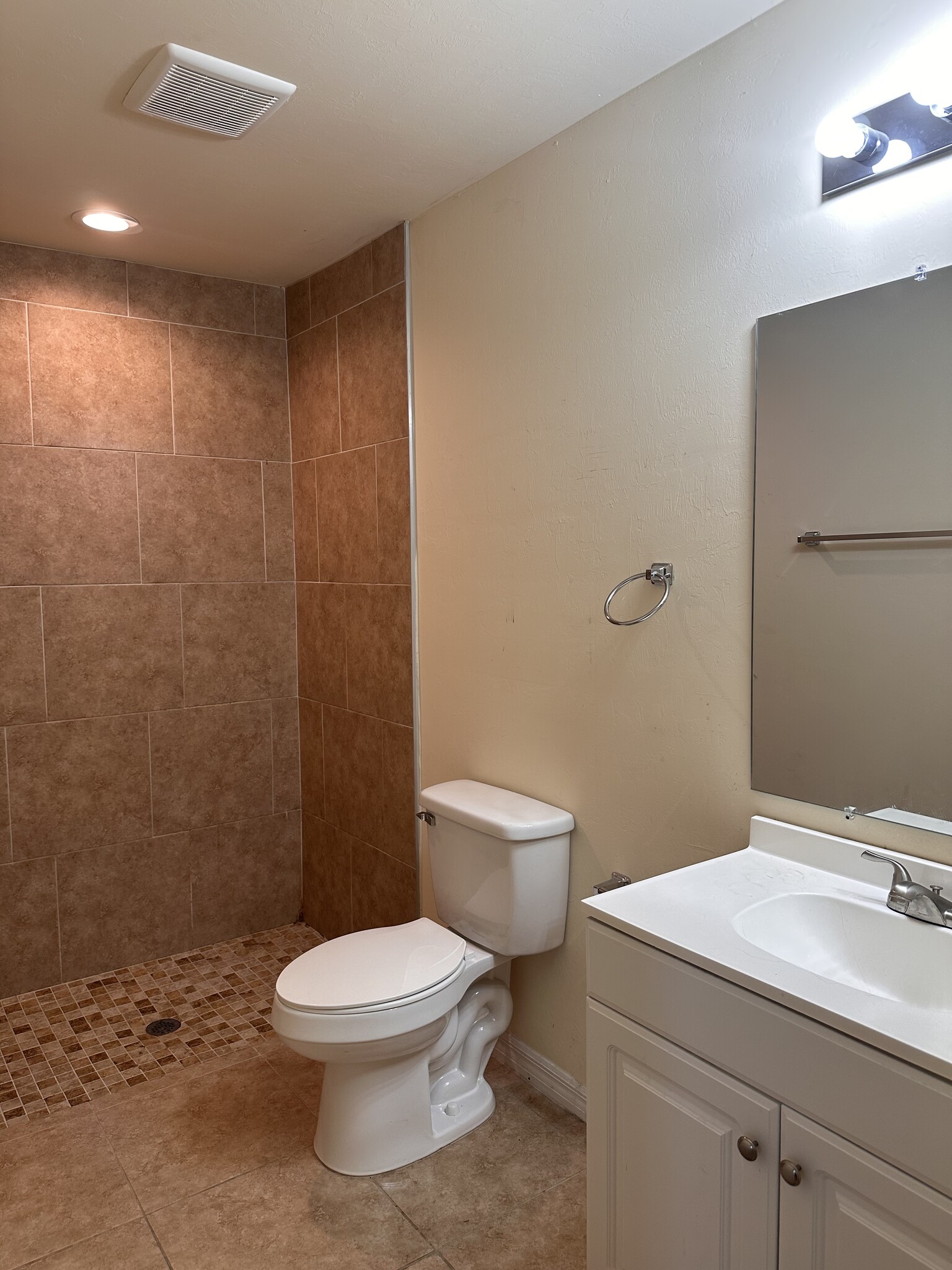 Main Bathroom with stand shower - 4427 SW 9th Ave