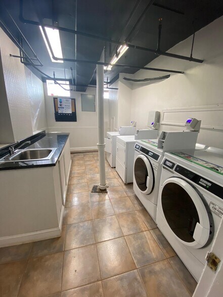 Building Photo - 157-111 Hemenway St