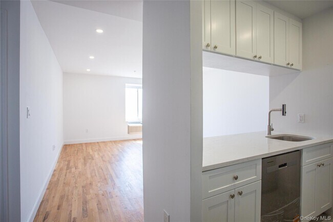 Building Photo - 20 Franklin Blvd