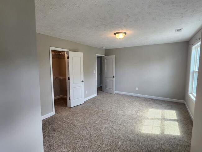 Building Photo - 111 Clearwater Harbor