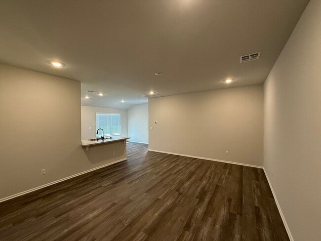 Building Photo - Brand New Spacious 3 Bedroom Home in Musta...