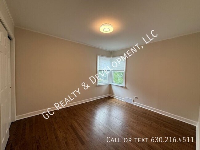 Building Photo - 318 S Hale St