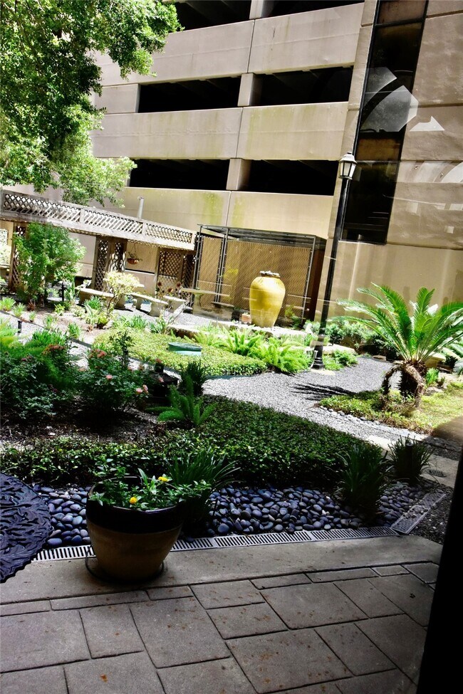 Building Photo - 3525 Sage Rd