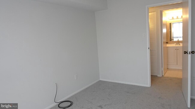 Building Photo - 7600 Roosevelt Blvd