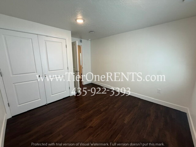 Building Photo - NO DEPOSIT option available for qualified renters with Obligo!