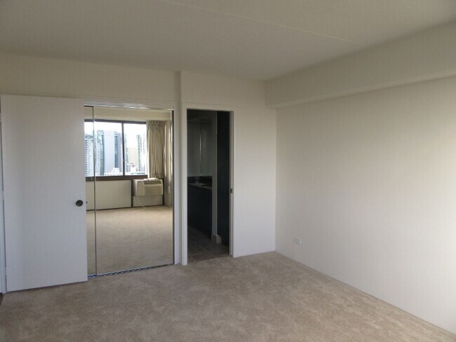 Building Photo - 2 Bed 2 Bath 1 Parking at Marco Polo Apartments, Amazing Views 28th Floor!!!