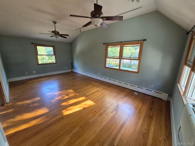 Building Photo - 3 Meadowbrook Dr