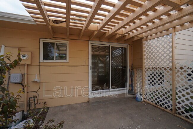 Building Photo - 11536 E Center Dr