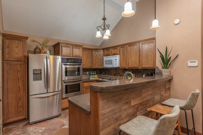 Building Photo - 20415 Linden Tree Dr