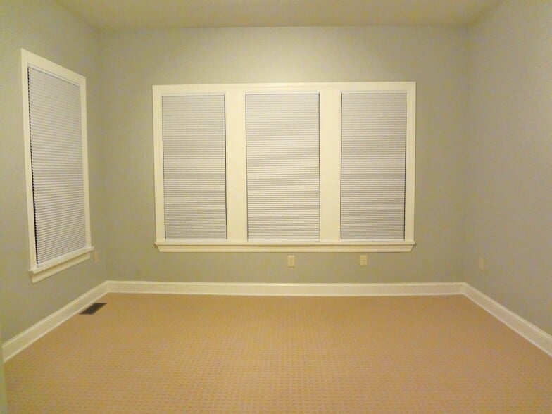 Bedroom or Office - 659 E 3rd St