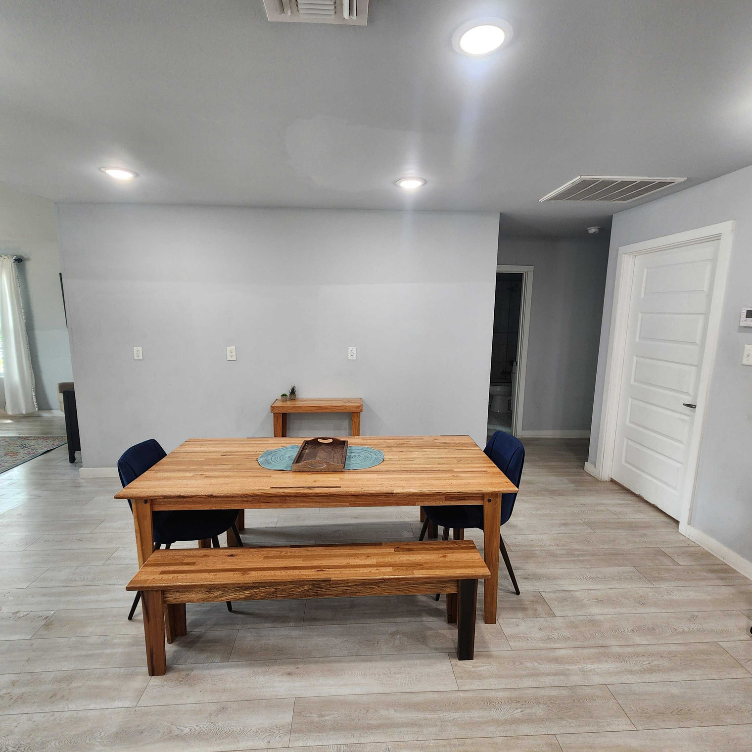 Building Photo - 1413 Santa Monica St