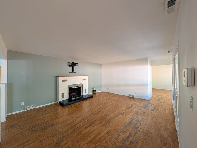 Building Photo - 5bd/2ba Burien Home