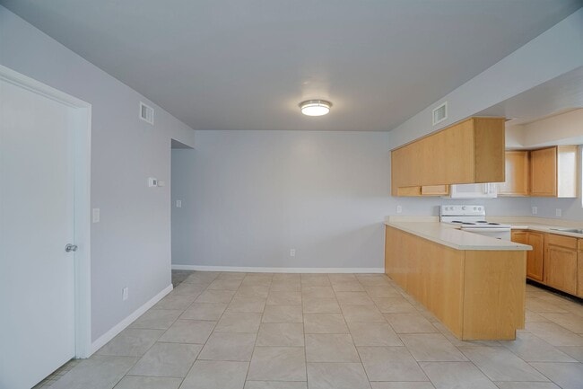 Building Photo - 6120 Antelope Villas Cir