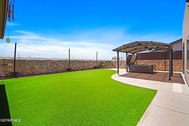 Building Photo - 13440 Emerald Ranch Ln