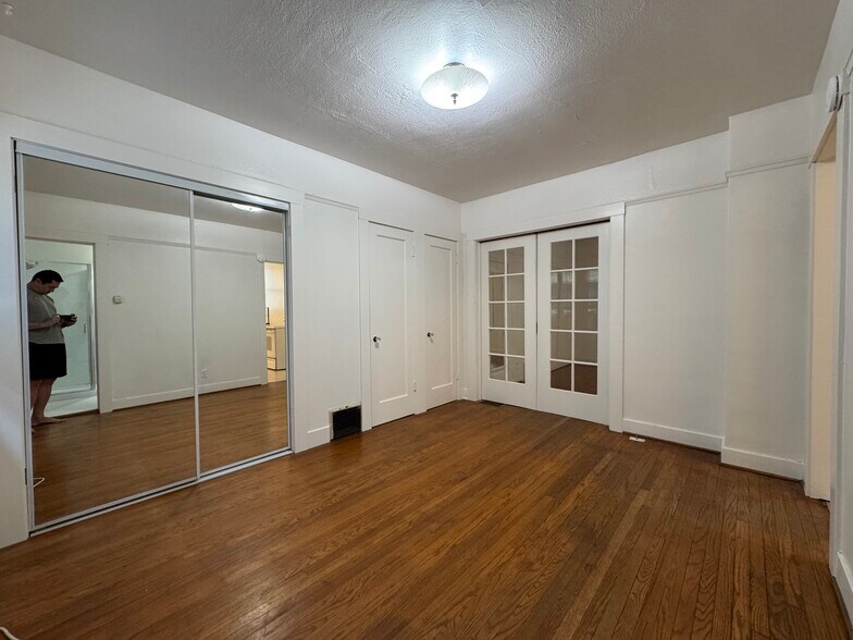 Bedroom Closed - 2208 G St