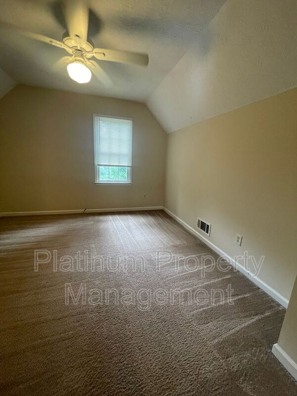 Building Photo - 118 Arbour Way