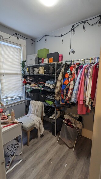 Building Photo - 615 Greenfield Ave