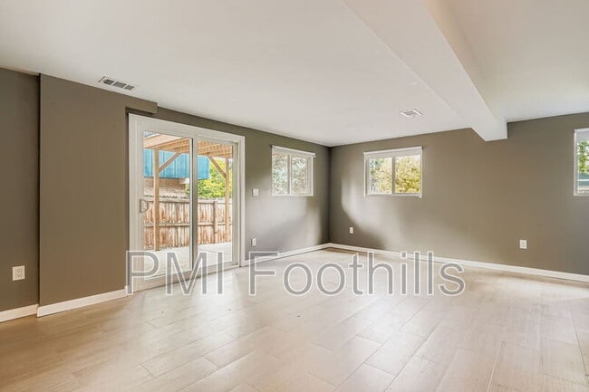 Building Photo - 10909 W 65th Way