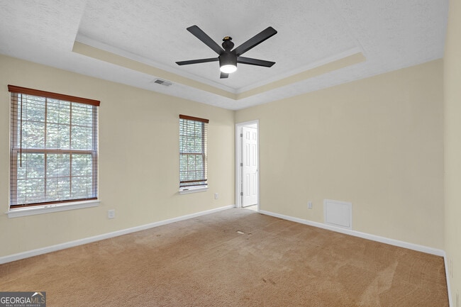 Building Photo - 5475 Hampton Ct