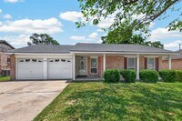 Building Photo - 313 Stratmore Dr